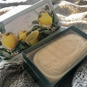 🌟Winter Lemon scented Luxury Bar soap🌟